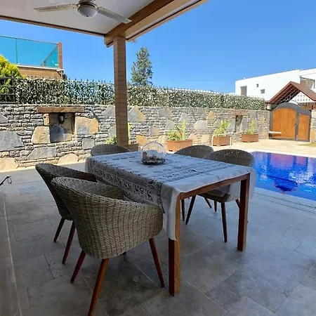 Motel Ultra Luxury Private With Swimming Pool *